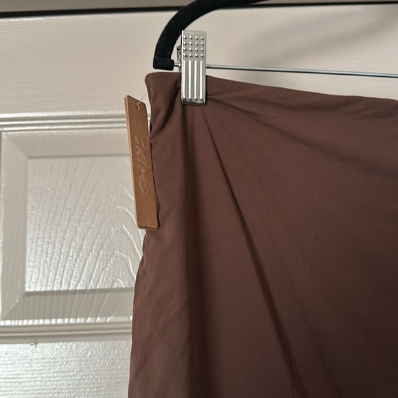 SKIMS | Fits Everybody Long Skirt - Picture 10 of 11
